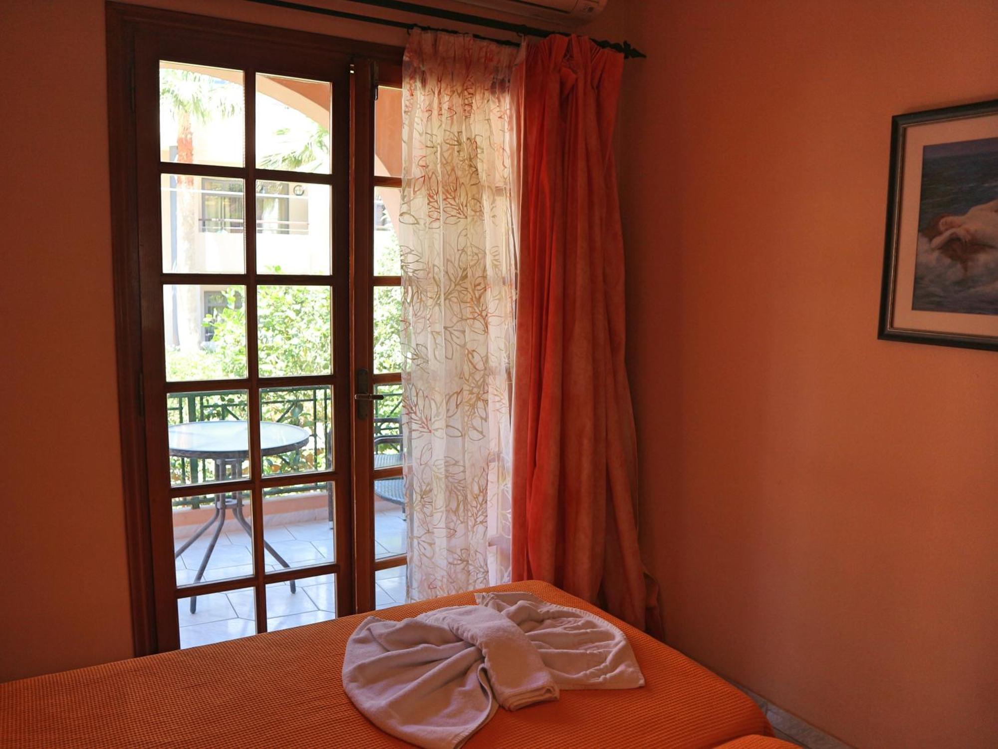 Villa Eleni Seaside Apartments Platanias  Room photo