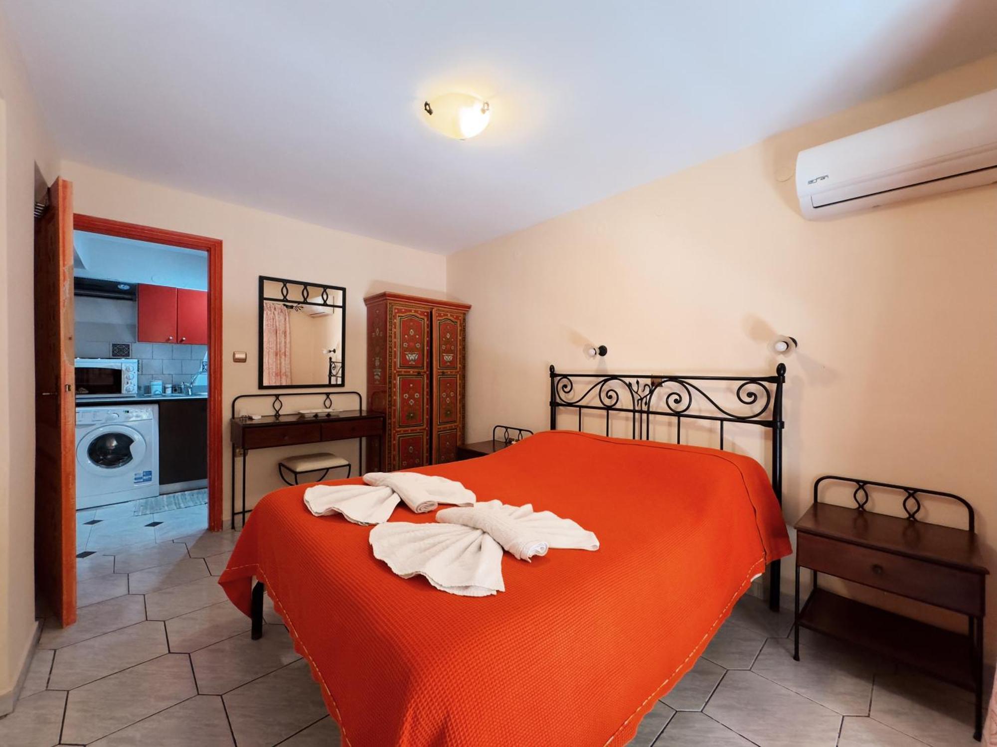 Villa Eleni Seaside Apartments Platanias  Exterior photo